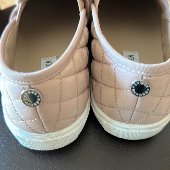 Steve Madden Women’s Quilted Pink Slip on Sneakers - Picture 3 of 7